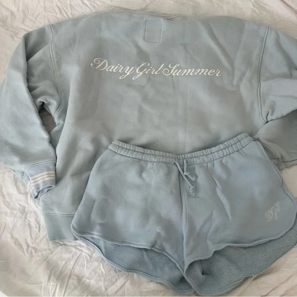 dairy boy dairy girl summer blue sweatshirt & shorts set - Picture 1 of 3